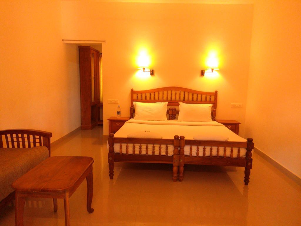 Green Court Cottage Thekkady Bagian luar foto