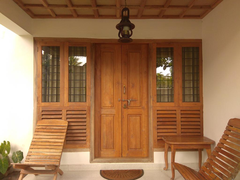 Green Court Cottage Thekkady Bagian luar foto