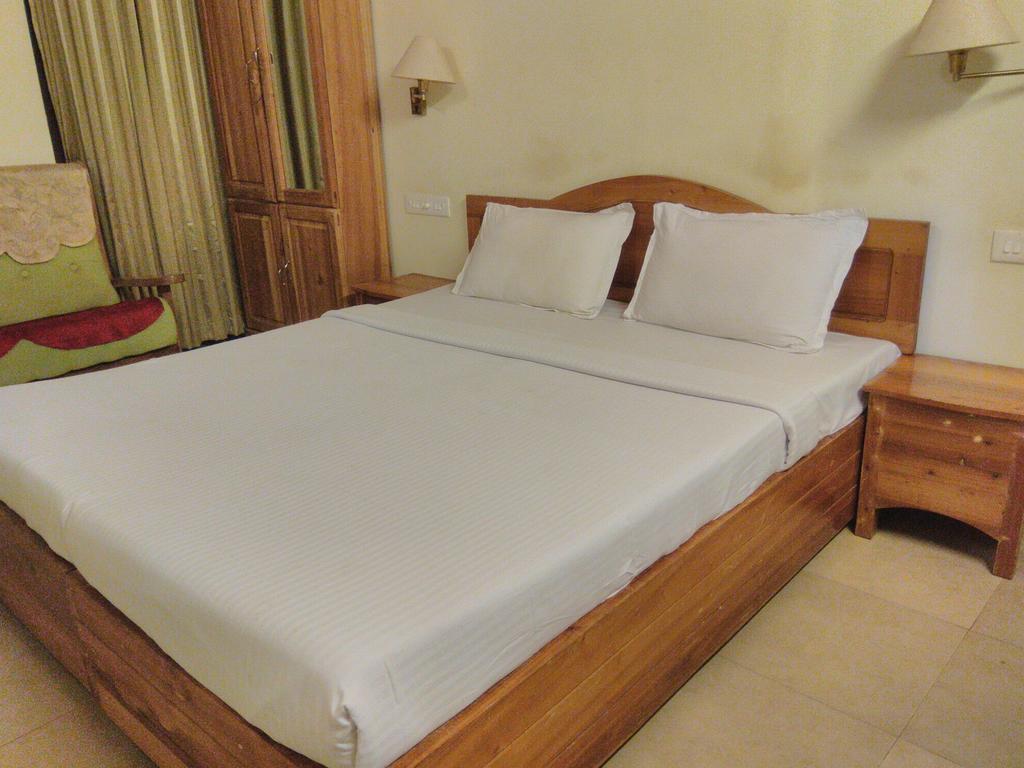 Green Court Cottage Thekkady Bagian luar foto